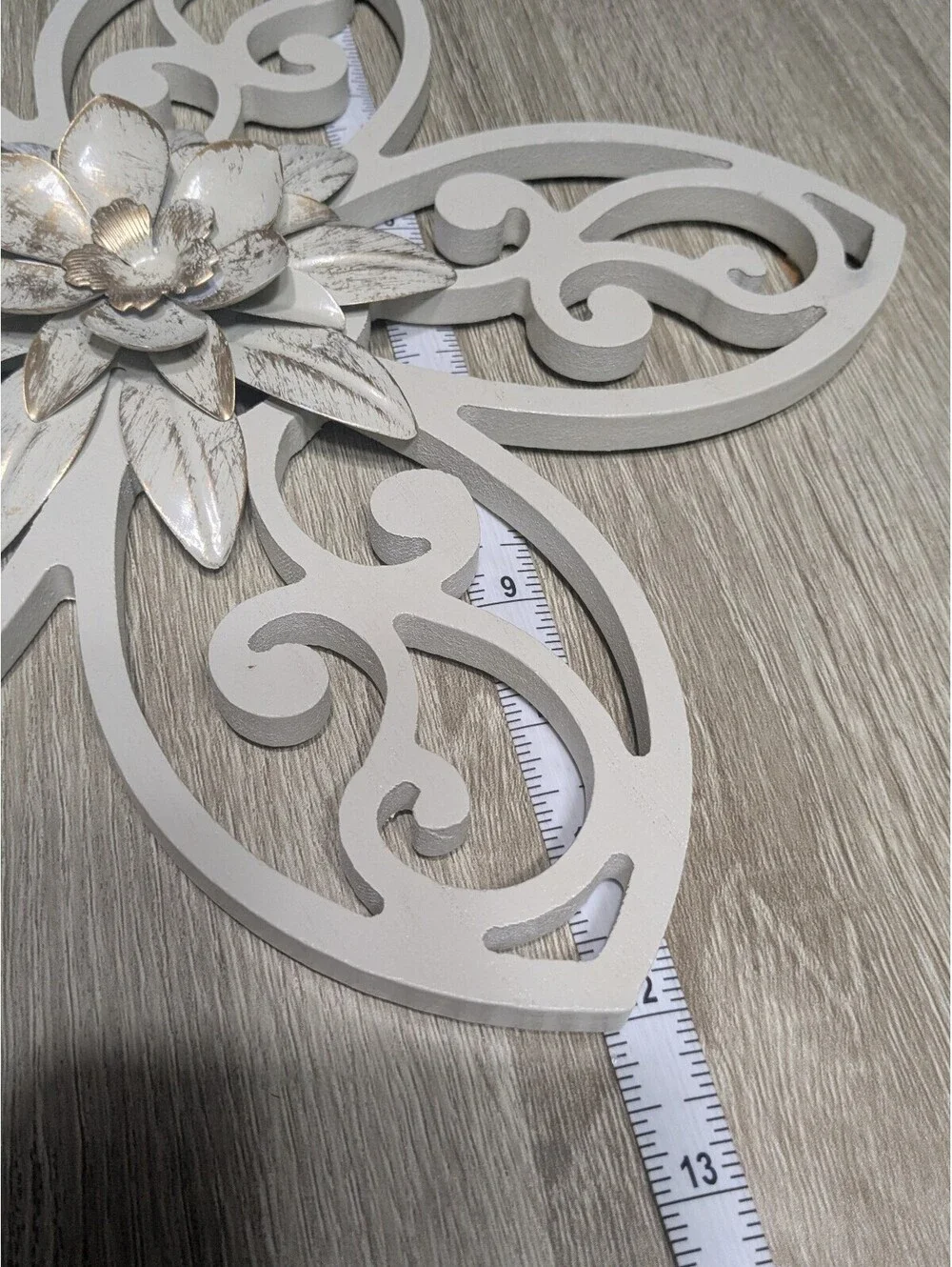 Decorative White Wooden Flower Wall Hanging